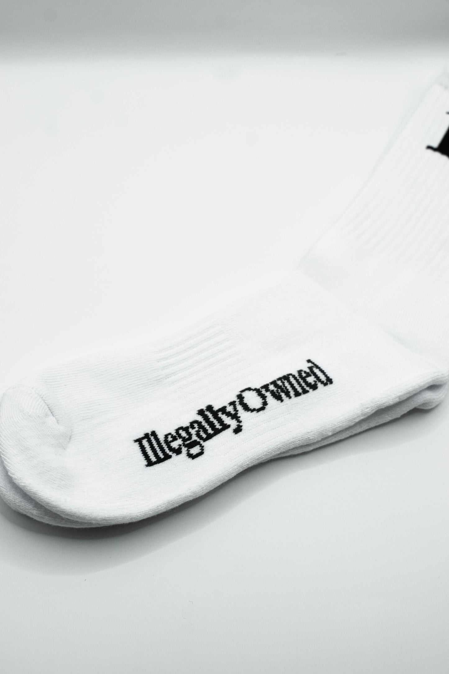 IL Socks (White & Black)